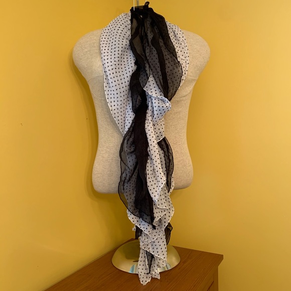 Accessories - Scarf. Layered/Gathered/Black/White/ Polka Dot
